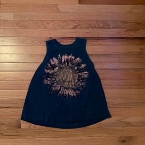 A shirt that goes not farther than your shoulders